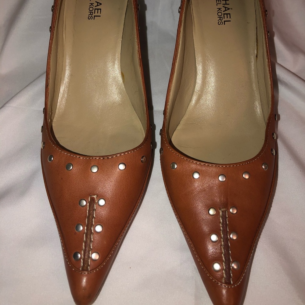 Michale Kors Vero Cuoio Leather Studded Tan Heels